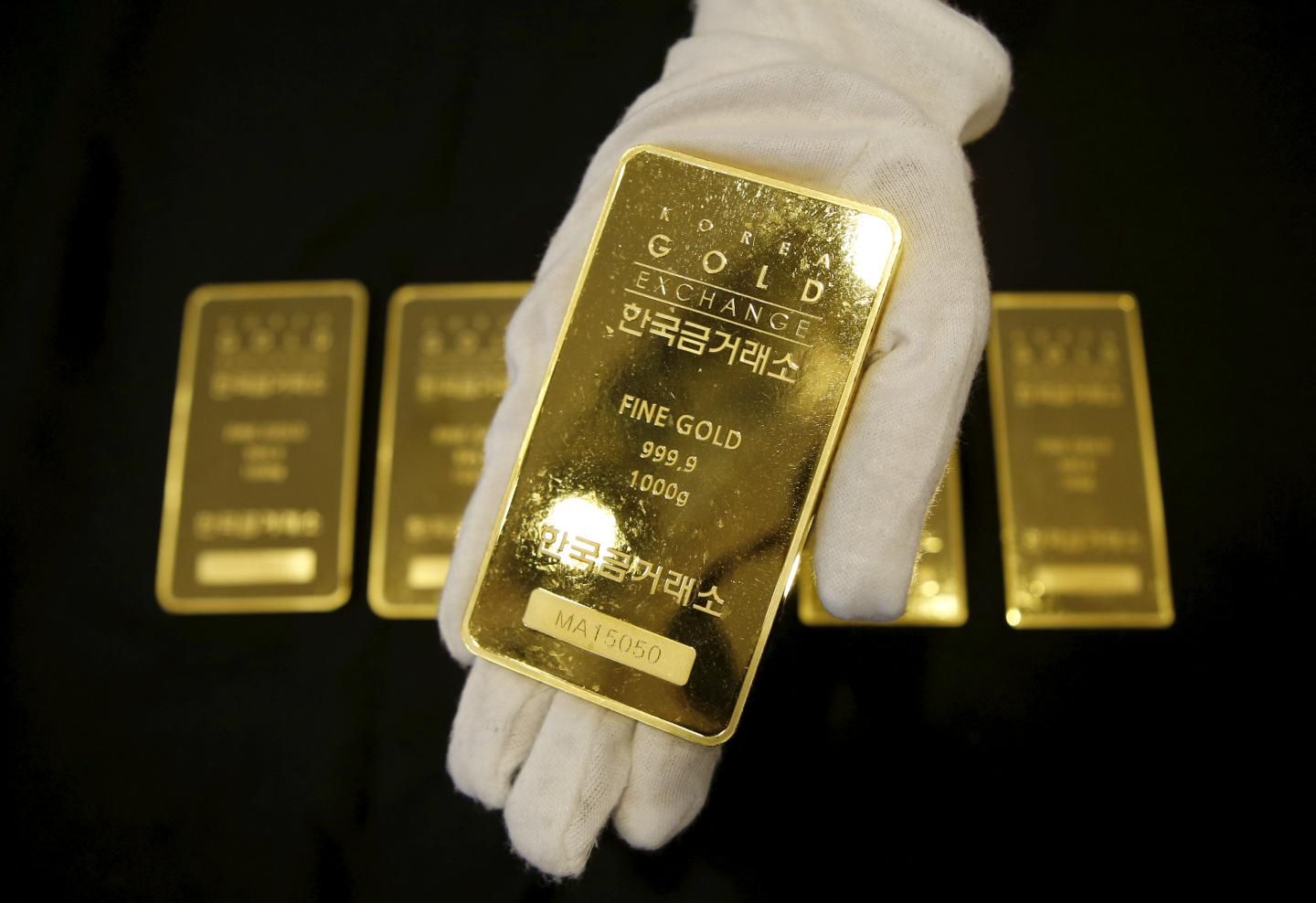 An airport cleaner found $325,000 worth of gold bars in the trash—and he could get to keep them