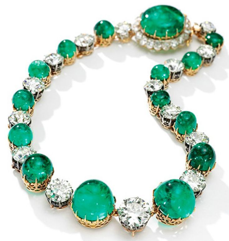 Impressive emerald and diamond necklace Impressive emerald and diamond necklace