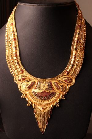 Les bijoux anciens et signés ont une plus-value importante ! Les bijoux anciens et signés ont une plus-value importante !