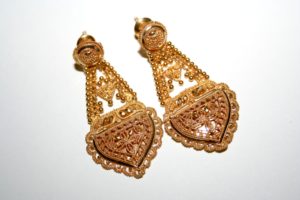 indian-gold-ear-ring-1415596